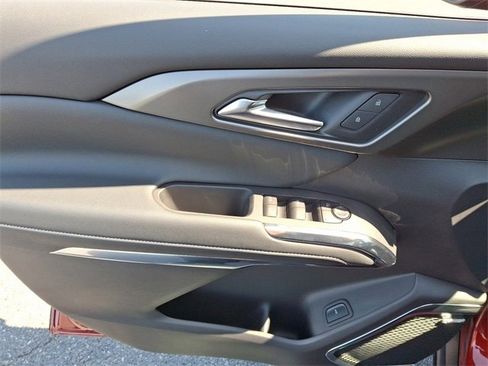 New 2025 Chevrolet Traverse LT w/ Enhanced Driving Package image 9