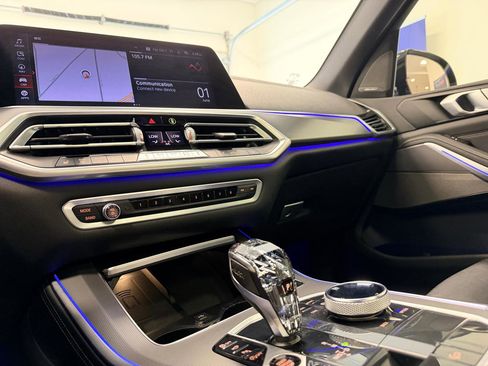 Used 2019 BMW X5 xDrive40i w/ M Sport Package AWD/4WD image 41