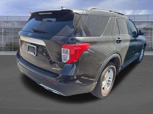 Used 2023 Ford Explorer XLT w/ Equipment Group 202A AWD/4WD image 4