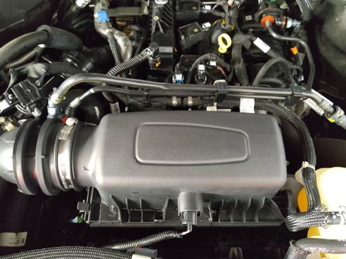 Used 2023 Ford Explorer XLT w/ Equipment Group 202A AWD/4WD image 30