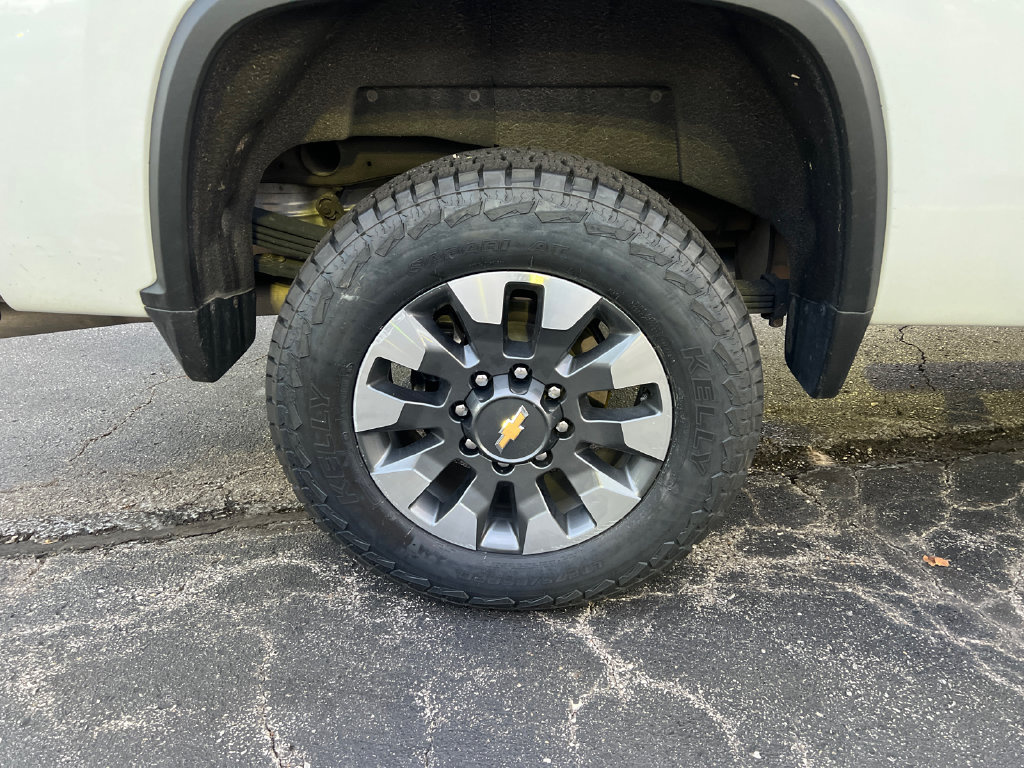 Used 2021 Chevrolet Silverado 2500 Custom w/ Custom Value Package AWD/4WD image 6