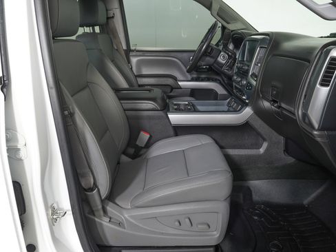 Used 2016 Chevrolet Silverado 1500 LTZ Z71 w/ LTZ Plus Package AWD/4WD image 8