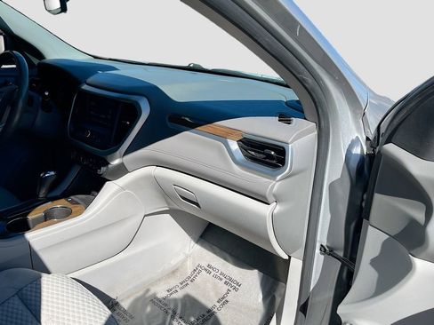 Used 2017 GMC Acadia SLE image 29