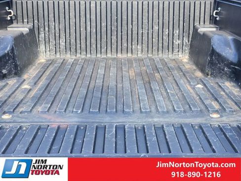 Used 2018 Toyota Tacoma TRD Off-Road image 34