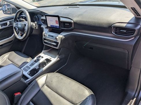 Used 2024 Ford Explorer XLT w/ Equipment Group 202A image 40