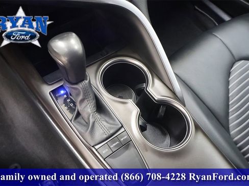 Used 2024 Toyota Camry SE image 25