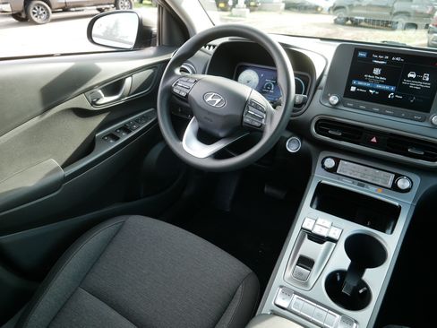 Used 2023 Hyundai Kona SE w/ Cargo Package FWD image 9