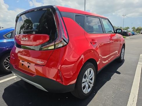 Used 2025 Kia Soul LX FWD image 17