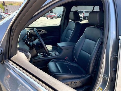 Used 2023 Chevrolet Traverse LT AWD/4WD image 23