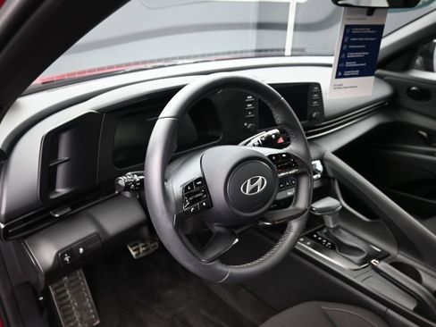Certified 2025 Hyundai Elantra Sport image 10