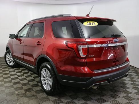 Used 2018 Ford Explorer XLT w/ Equipment Group 201A image 7