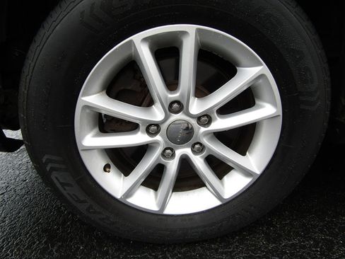 Used 2018 Dodge Grand Caravan SXT w/ Rear Park Assist Package image 29