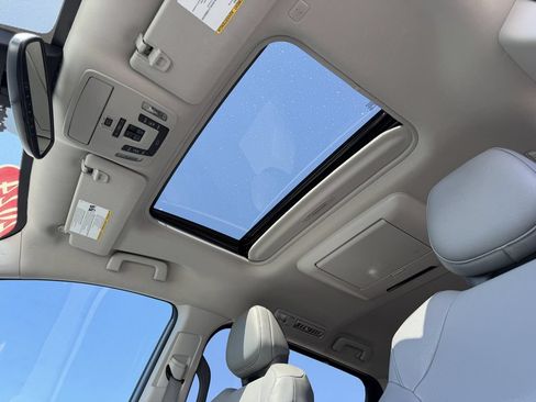 Certified 2024 Toyota Sienna XLE w/ XLE Plus Package FWD image 9