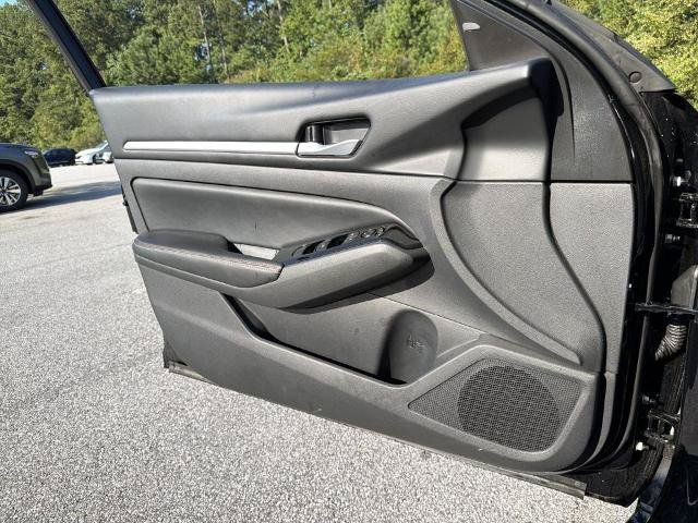 Certified 2025 Nissan Altima 2.5 SR w/ SR Premium Package FWD image 13