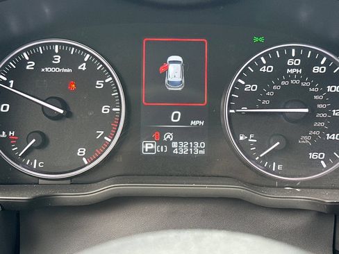 Used 2024 Subaru Crosstrek 2.0i Premium AWD/4WD image 39