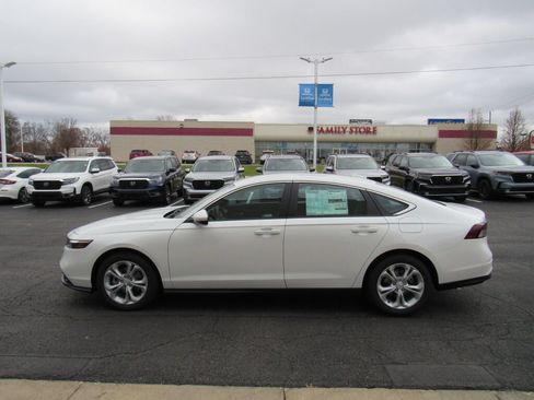Used 2024 Honda Accord LX image 2