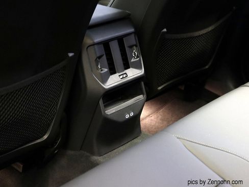 Used 2025 BMW X3 xDrive30i w/ Convenience Package image 14