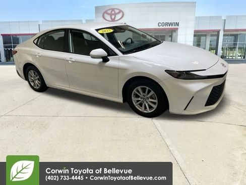 Used 2025 Toyota Camry LE image 1