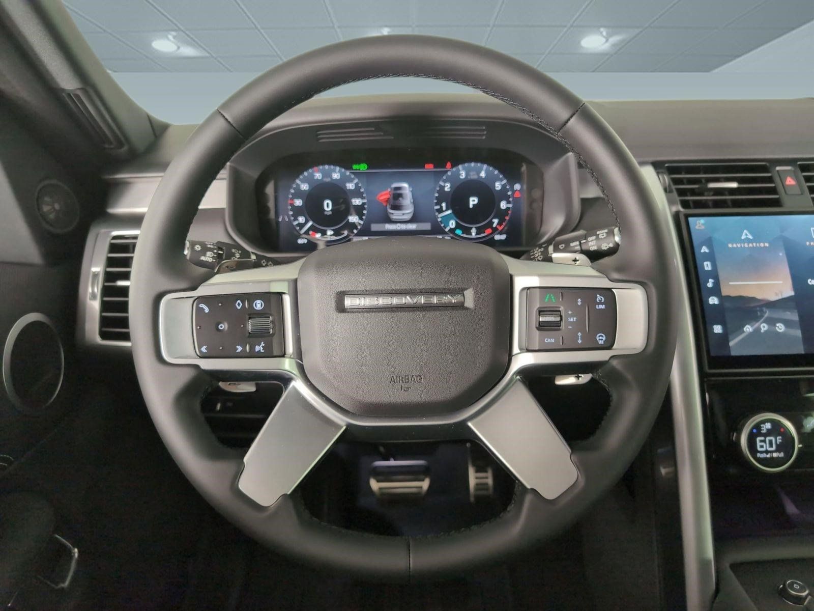 Used 2025 Land Rover Discovery Dynamic SE AWD/4WD image 13