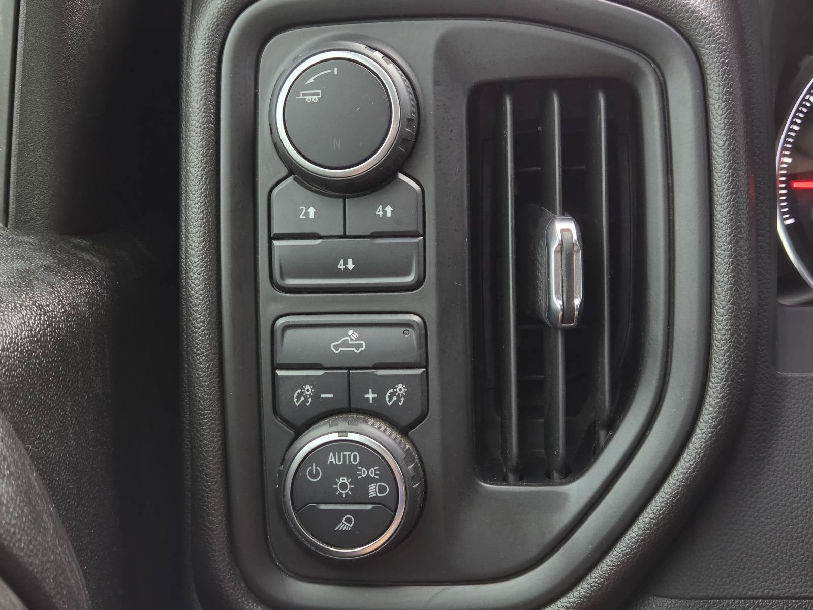 Used 2023 Chevrolet Silverado 2500 Custom w/ Custom Convenience Package AWD/4WD image 19
