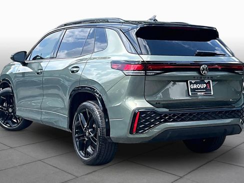 Certified 2025 Volkswagen Tiguan SE R-Line AWD/4WD image 12