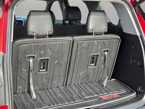 Used 2021 GMC Acadia SLT w/ Elevation Edition image 8