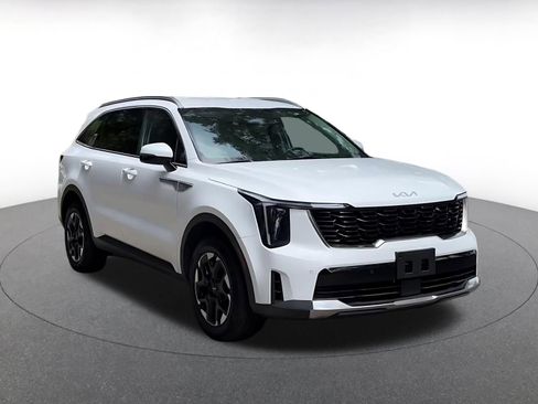 Used 2024 Kia Sorento S AWD/4WD image 3