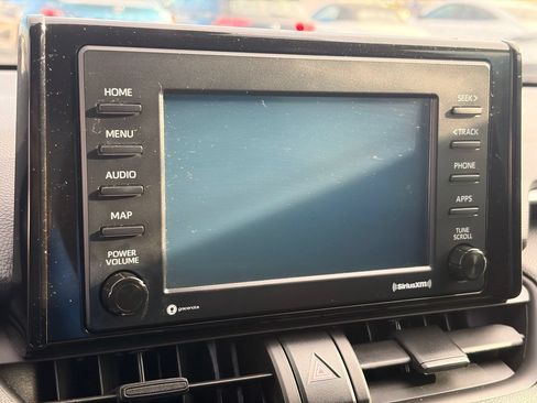 Used 2022 Toyota RAV4 LE FWD image 23