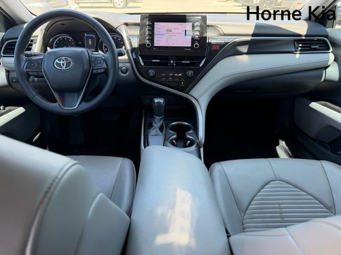 Used 2021 Toyota Camry SE w/ Convenience Package FWD image 15