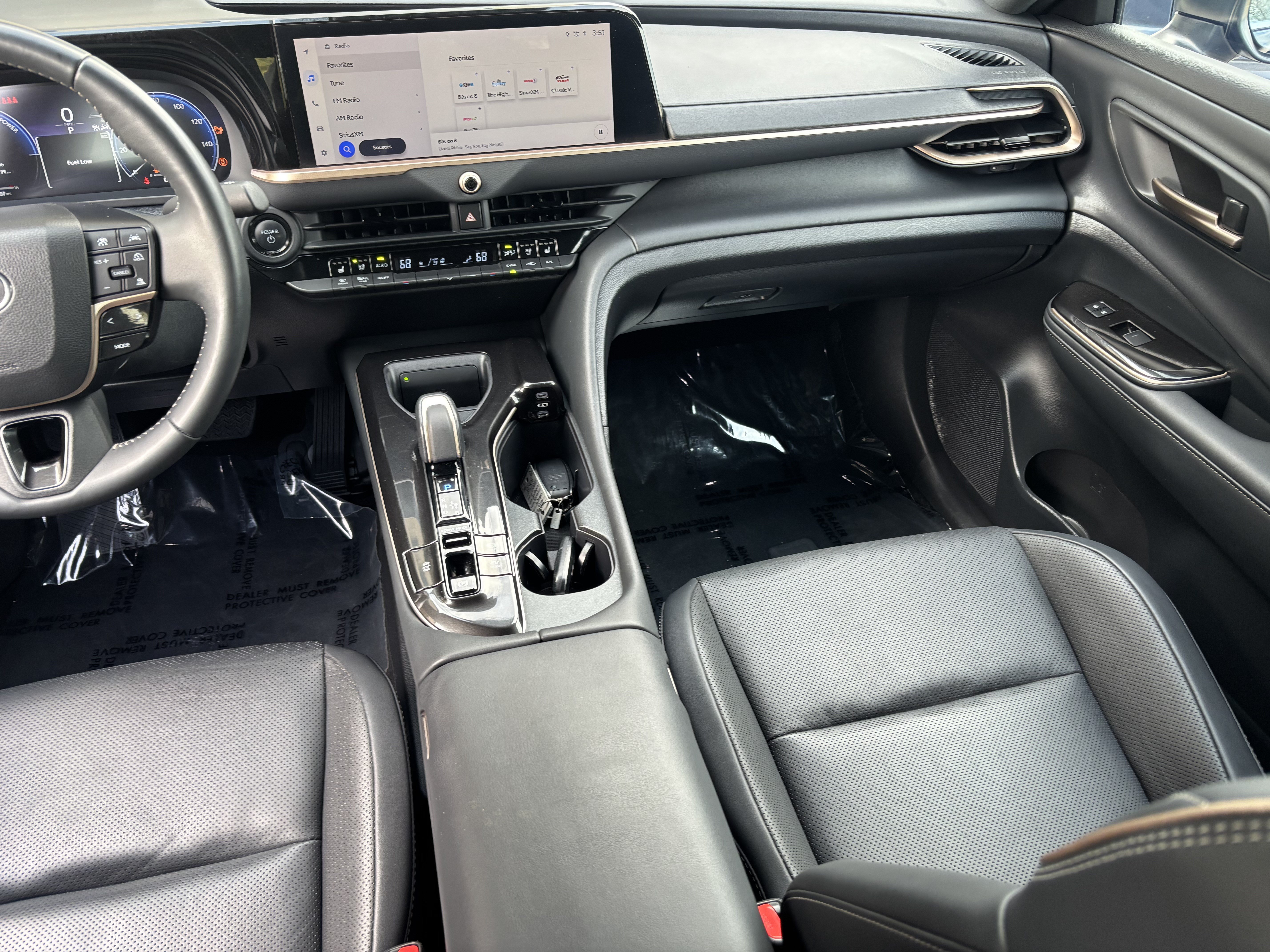 Used 2024 Toyota Crown AWD/4WD image 18
