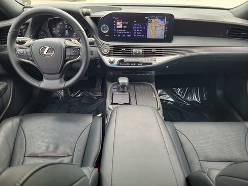 Used 2021 Lexus LS 500 AWD w/ Accessory Package (Z1) image 2