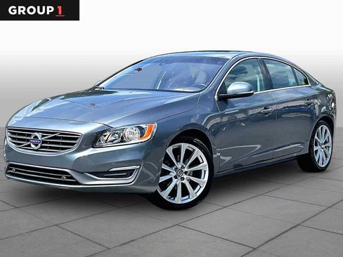 Used 2017 Volvo S60 T5 Inscription FWD image 1