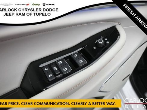 Used 2023 Jeep Grand Cherokee Overland w/ Luxury Tech Group IV AWD/4WD image 15
