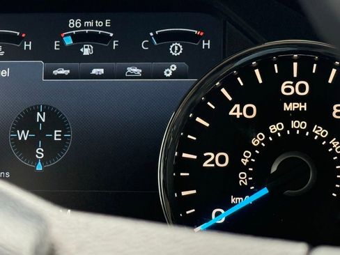 Used 2017 Ford F150 Platinum w/ Equipment Group 701A Luxury image 19