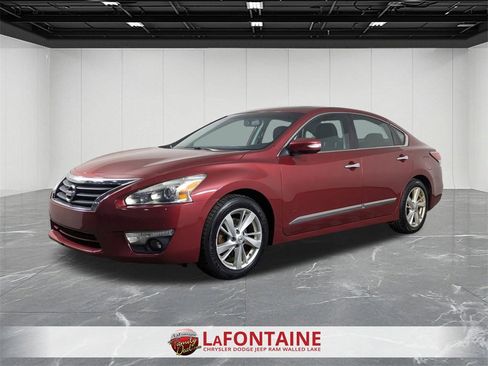 Used 2015 Nissan Altima 2.5 SV w/ Convenience Package image 1