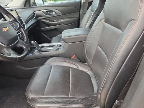 Used 2018 Chevrolet Traverse Premier w/ Driver Confidence II Package FWD image 15