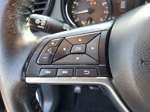 Used 2020 Nissan Rogue SV image 29