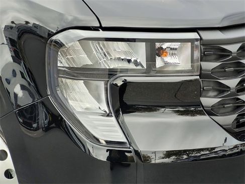 New 2025 Ford Maverick XL image 10