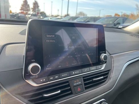 Used 2023 Nissan Altima 2.5 SV image 25