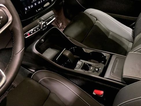 Certified 2023 Volvo XC40 B5 Plus w/ Climate Package AWD/4WD image 18