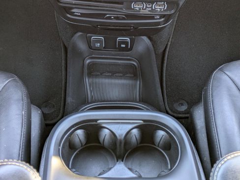 Used 2021 Chrysler Pacifica Touring-L w/ Uconnect Theater Family Group image 20