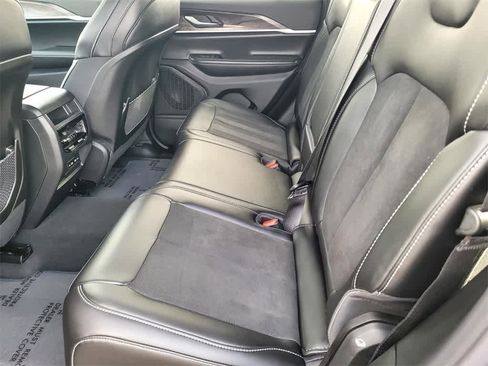 New 2026 Jeep Grand Cherokee Altitude image 12