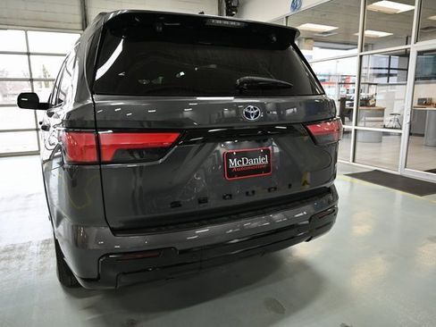 Used 2023 Toyota Sequoia Platinum image 6