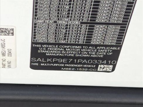 Used 2023 Land Rover Range Rover SE image 26