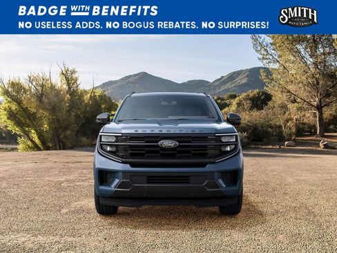 New 2027 Ford Expedition Platinum w/ Stealth Appearance Package AWD/4WD image 4