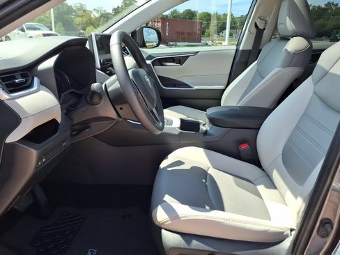 Certified 2025 Toyota RAV4 XLE Premium AWD/4WD image 18