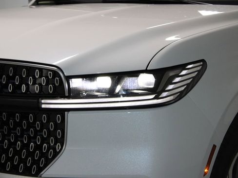 New 2025 Lincoln Navigator Reserve image 68