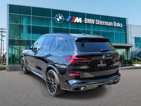Used 2024 BMW X5 xDrive40i w/ M Sport Package AWD/4WD image 6