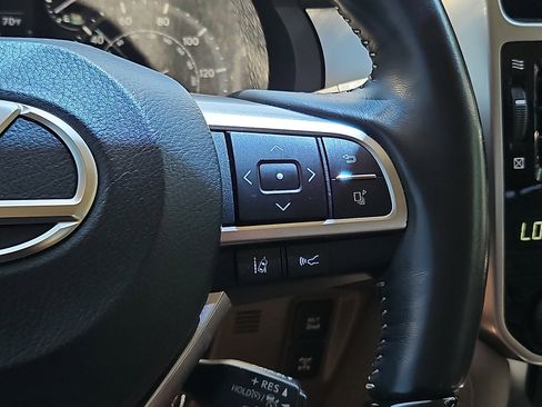 Used 2022 Lexus GX 460 Premium w/ Accessory Package AWD/4WD image 22