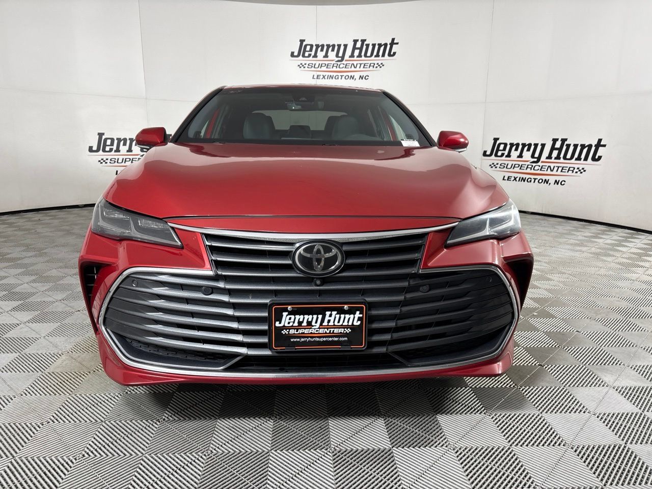 Used 2022 Toyota Avalon Limited w/ Advanced Safety Package FWD image 2